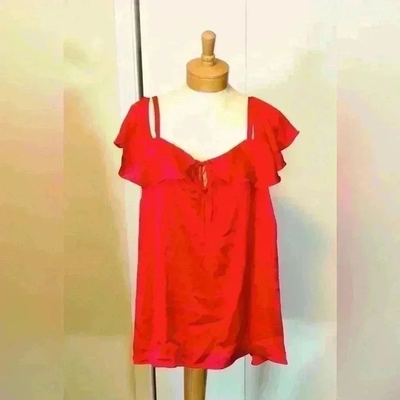 Torrid Cold Shoulder Fuchsia Colored Flutter Sleeve Textured Blouse Size 2 NWT - Picture 11 of 11